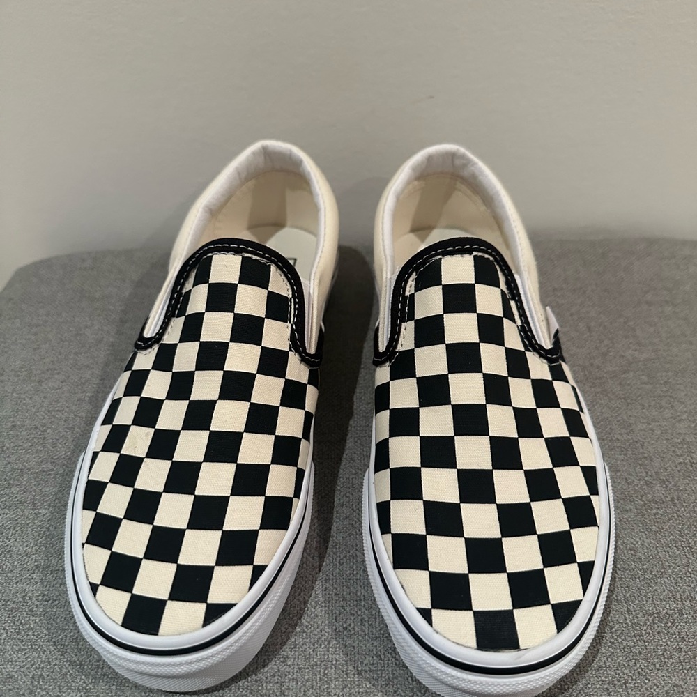 Vans women Black and White Checkered Sneakers